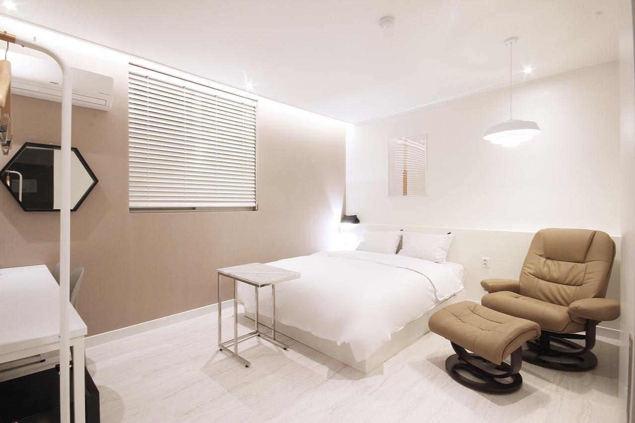 Hotel Yam Yeosu Hakdong ภายนอก รูปภาพ
