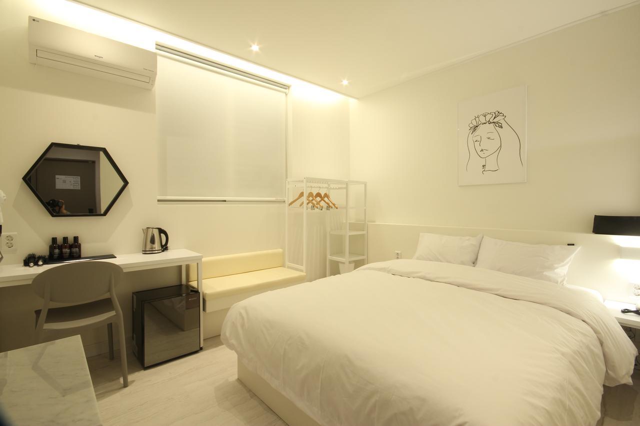 Hotel Yam Yeosu Hakdong ภายนอก รูปภาพ