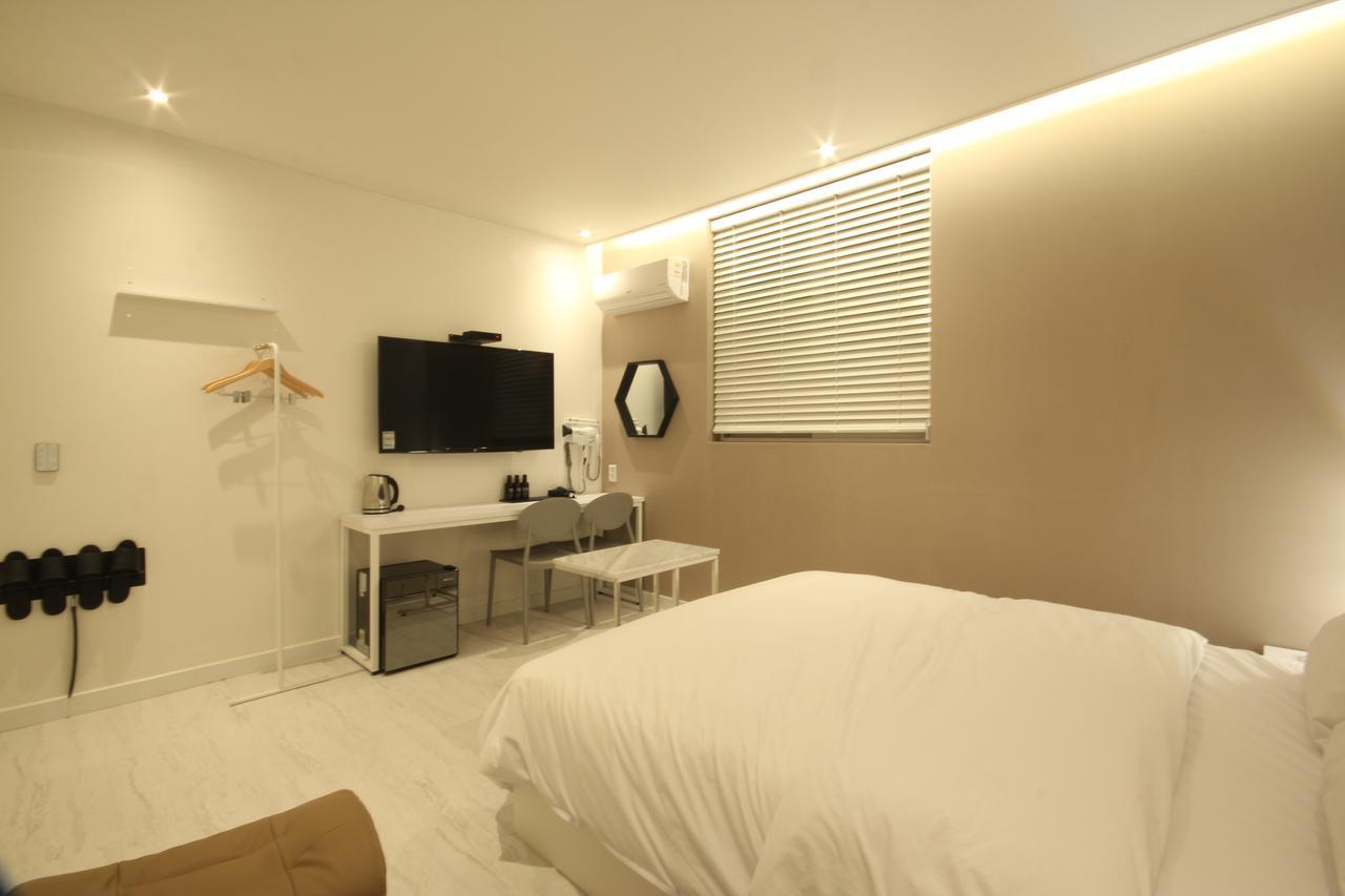 Hotel Yam Yeosu Hakdong ภายนอก รูปภาพ